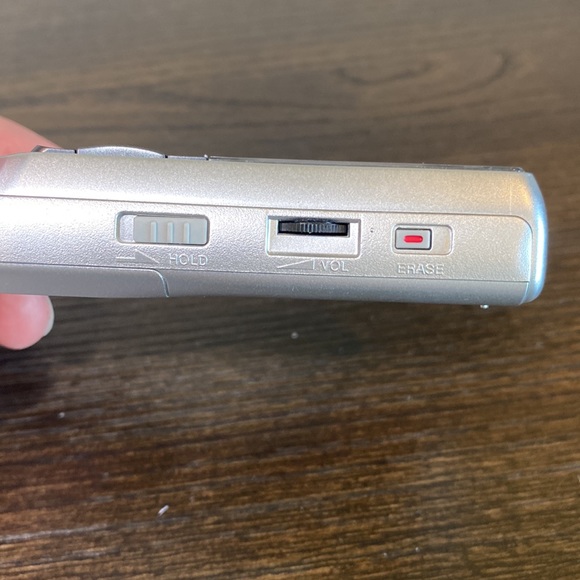 Sony ICD-B600 Digital Multi Track Digital Voice Recorder 300 Hrs Recording Time - Picture 4 of 7